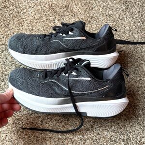 Women’s Saucony Sneakers